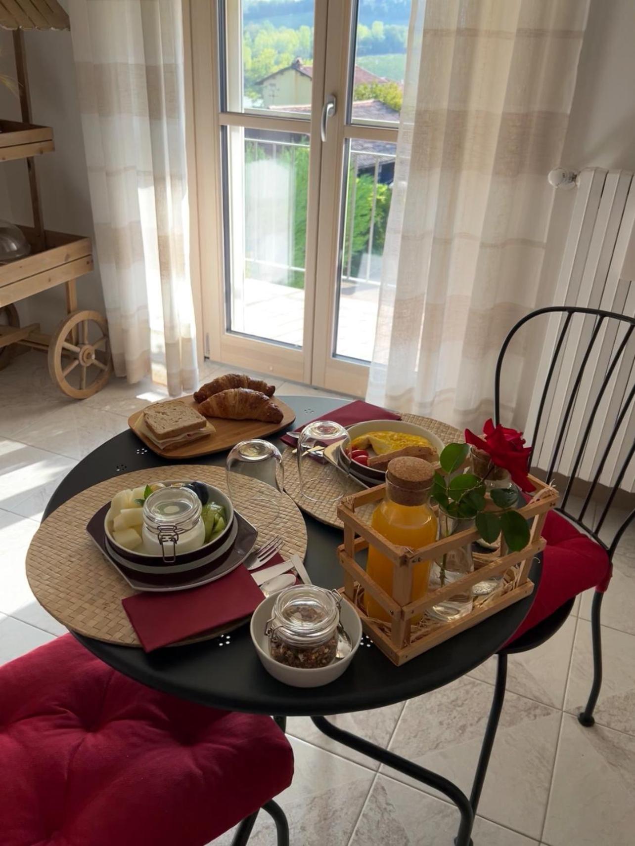 Bed and Breakfast Cascina Il Volo Moncalvo Exteriér fotografie